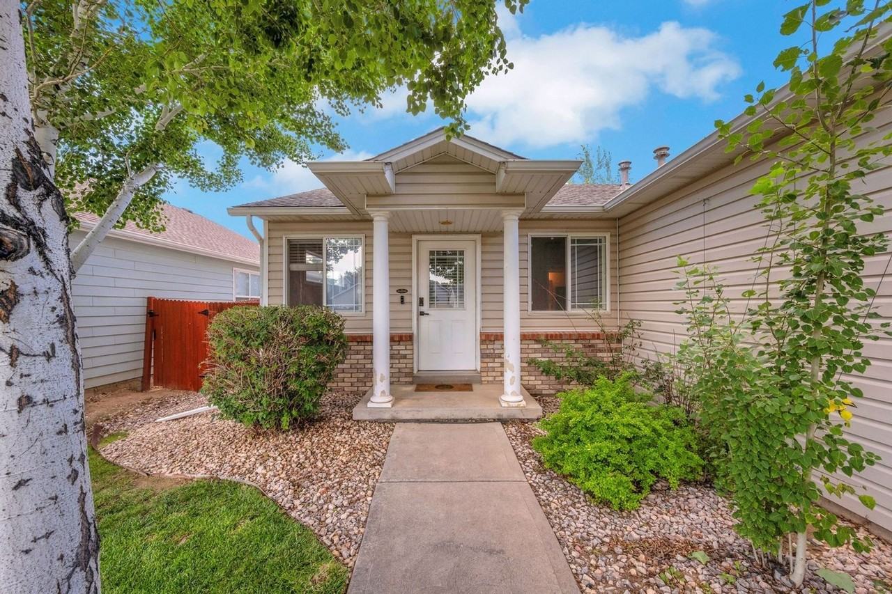 1132 Berwick Ct - Photo 3 of 28