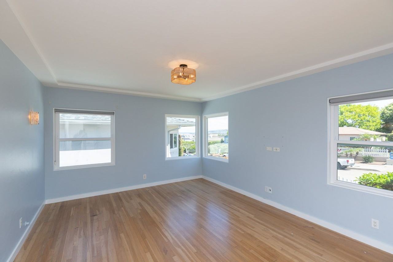 4557 Saratoga Ave - Photo 4 of 25
