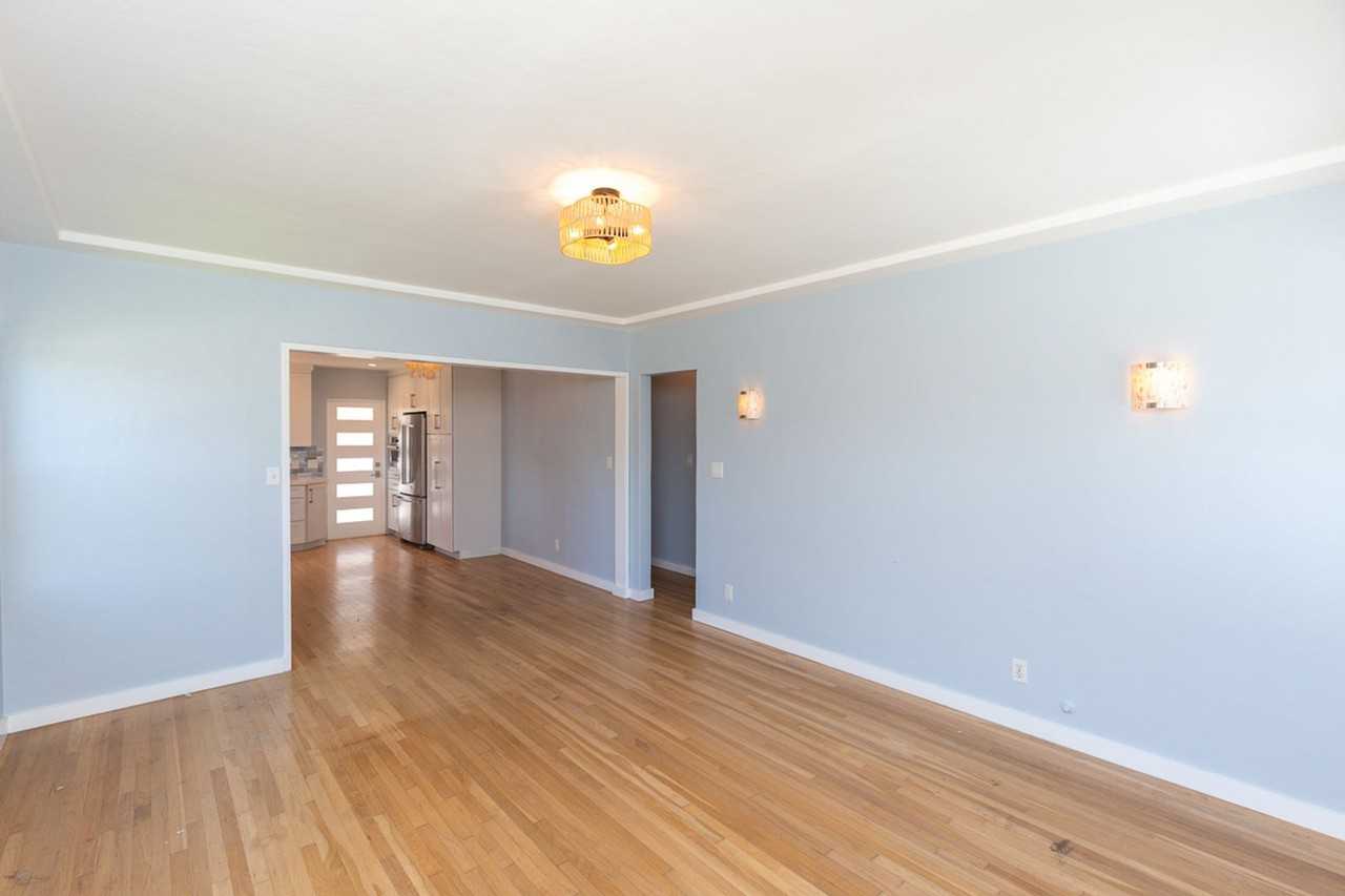 4557 Saratoga Ave - Photo 6 of 25