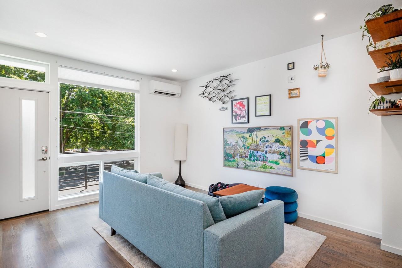 2654 Nw 62nd St - Photo 3 of 17