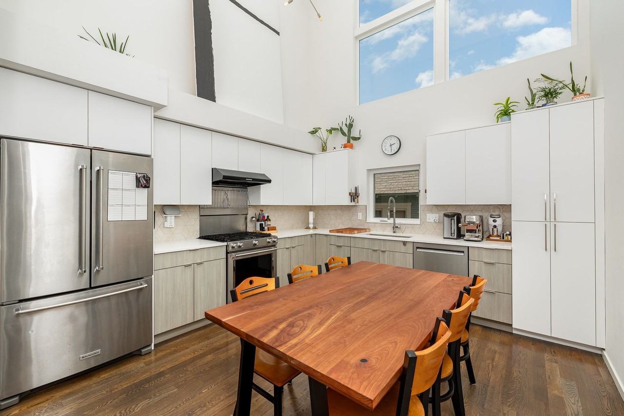 2654 Nw 62nd St - Photo 4 of 17