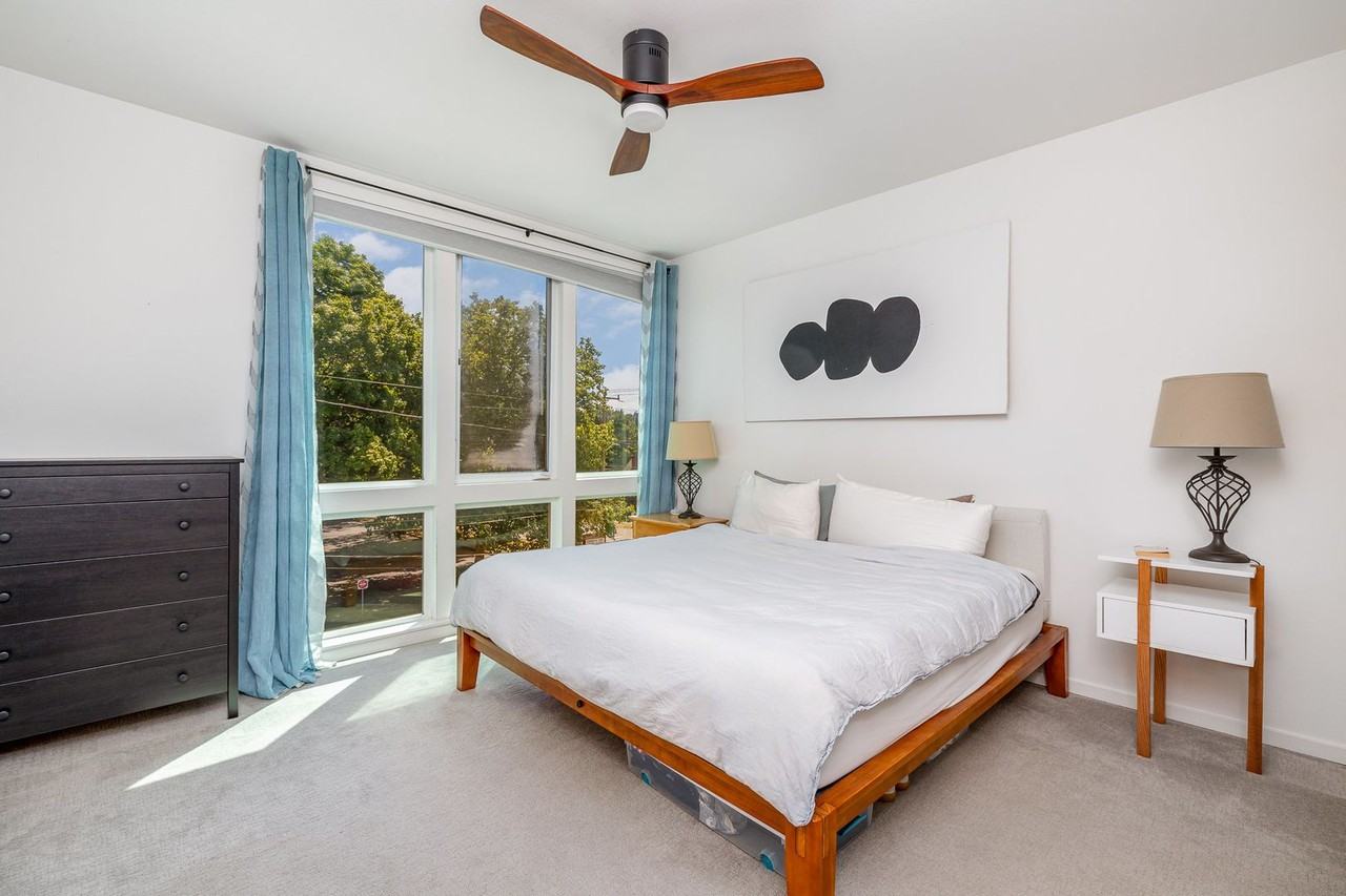 2654 Nw 62nd St - Photo 7 of 17