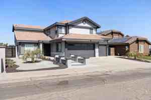 featured image of 43865 Carefree Ct