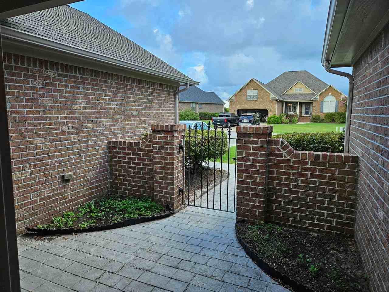 721 Highlands Dr - Photo 3 of 36