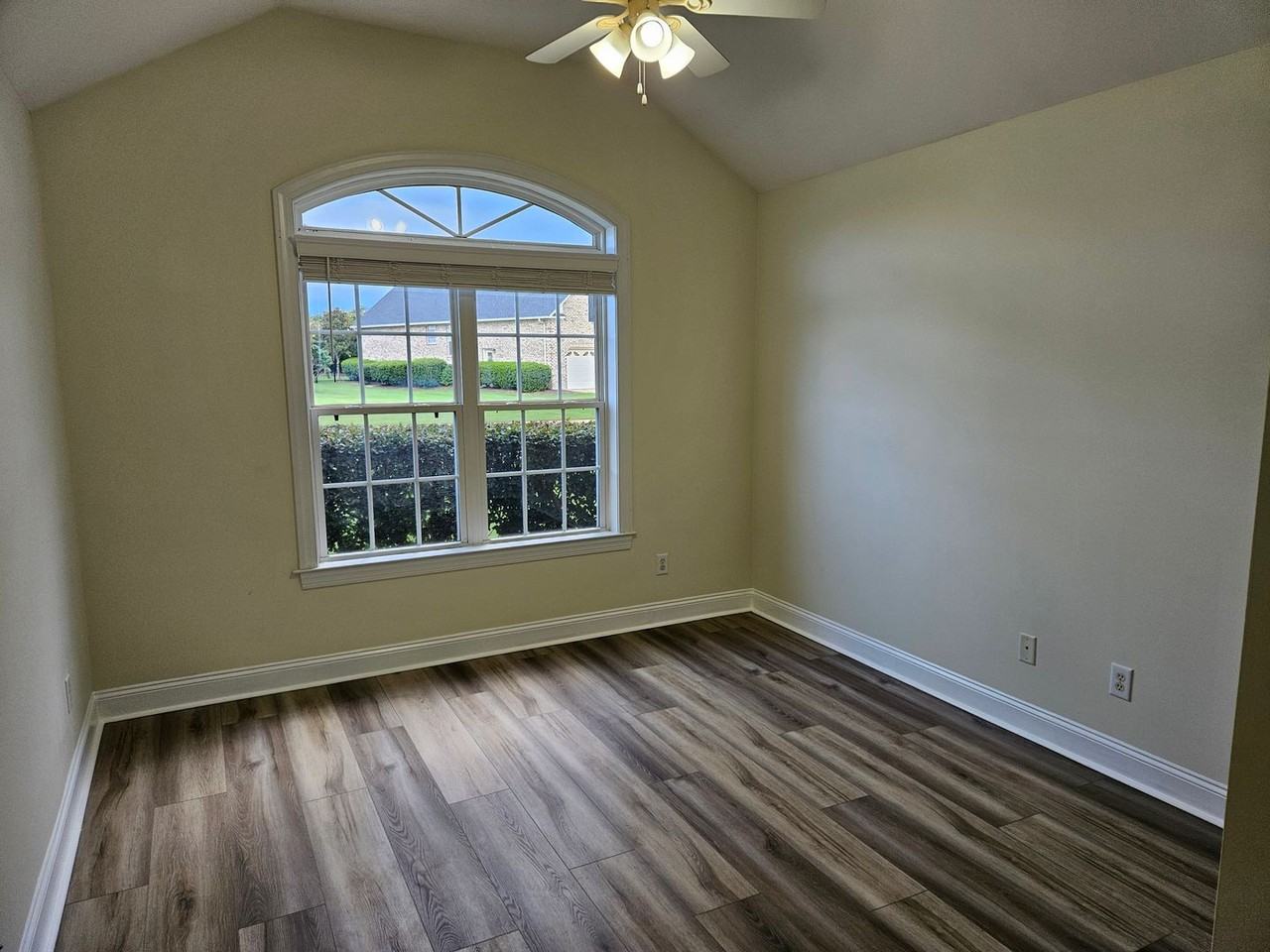 721 Highlands Dr - Photo 6 of 36