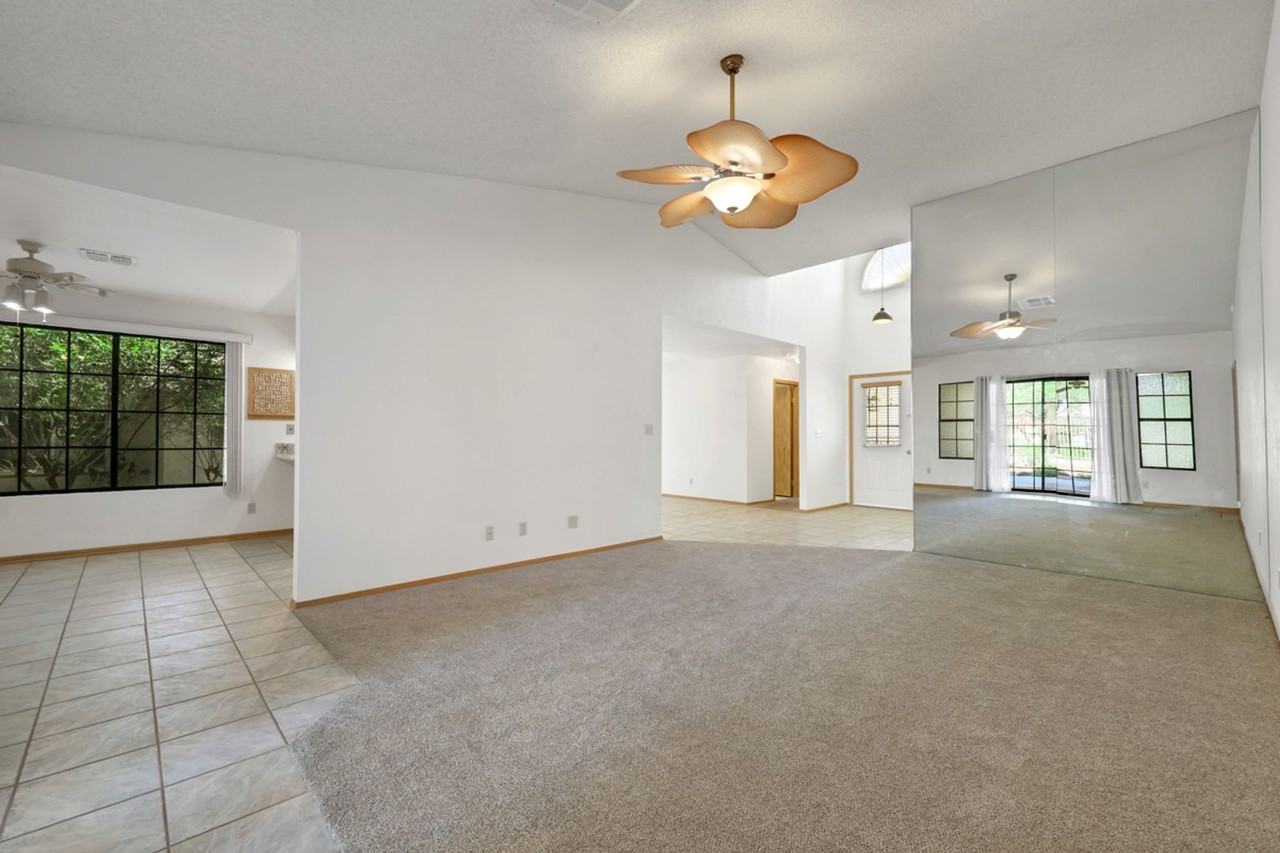 5240 Las Cruces Dr - Photo 3 of 19