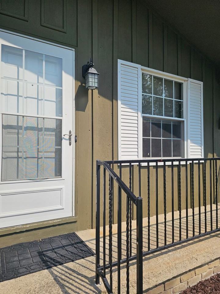 1013 Boone Ct - Photo 2 of 19