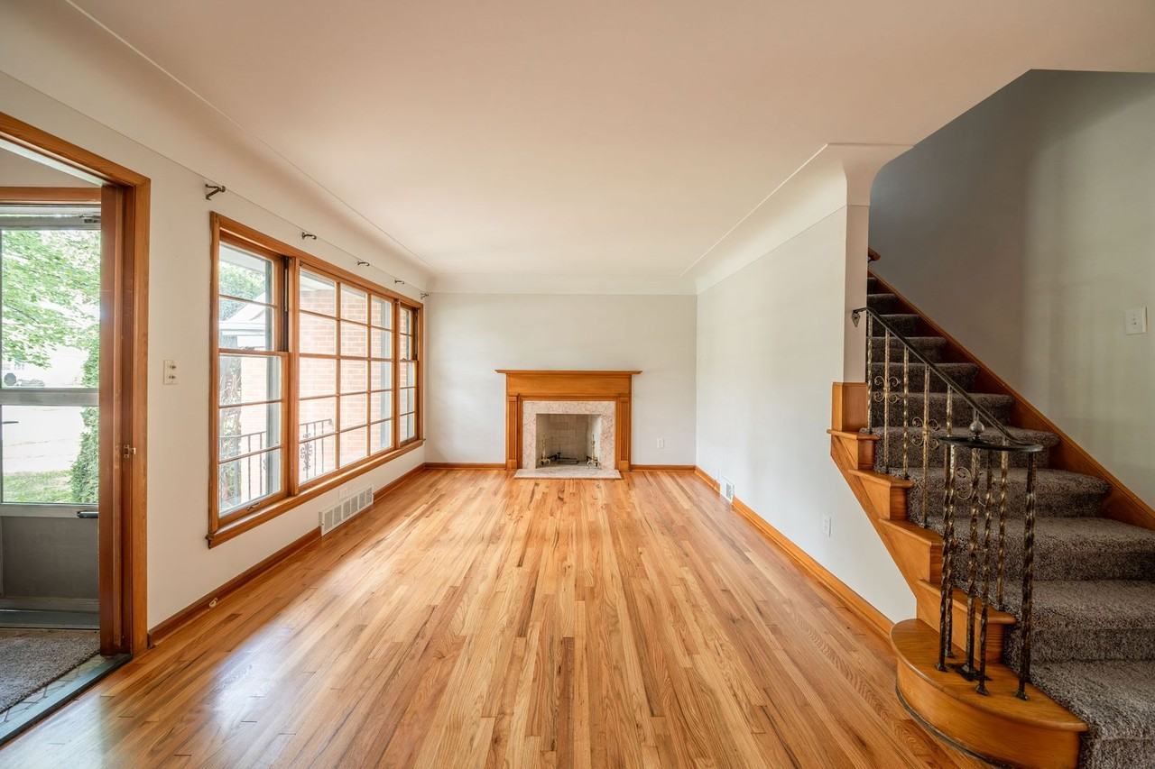 21709 Halworth Rd - Photo 2 of 24