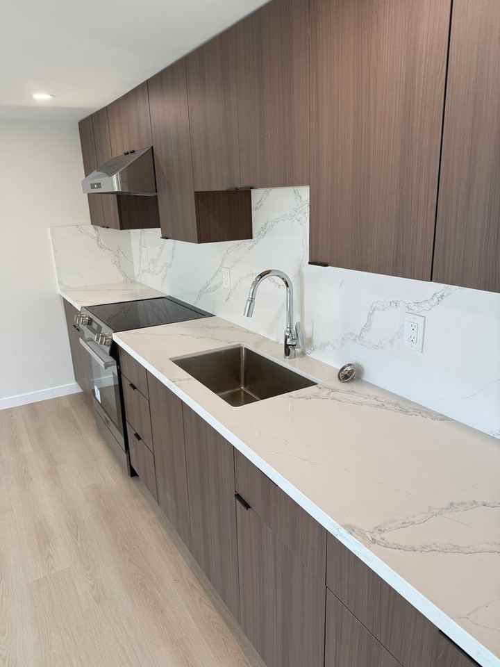 1063 Gilman Dr - Photo 5 of 12