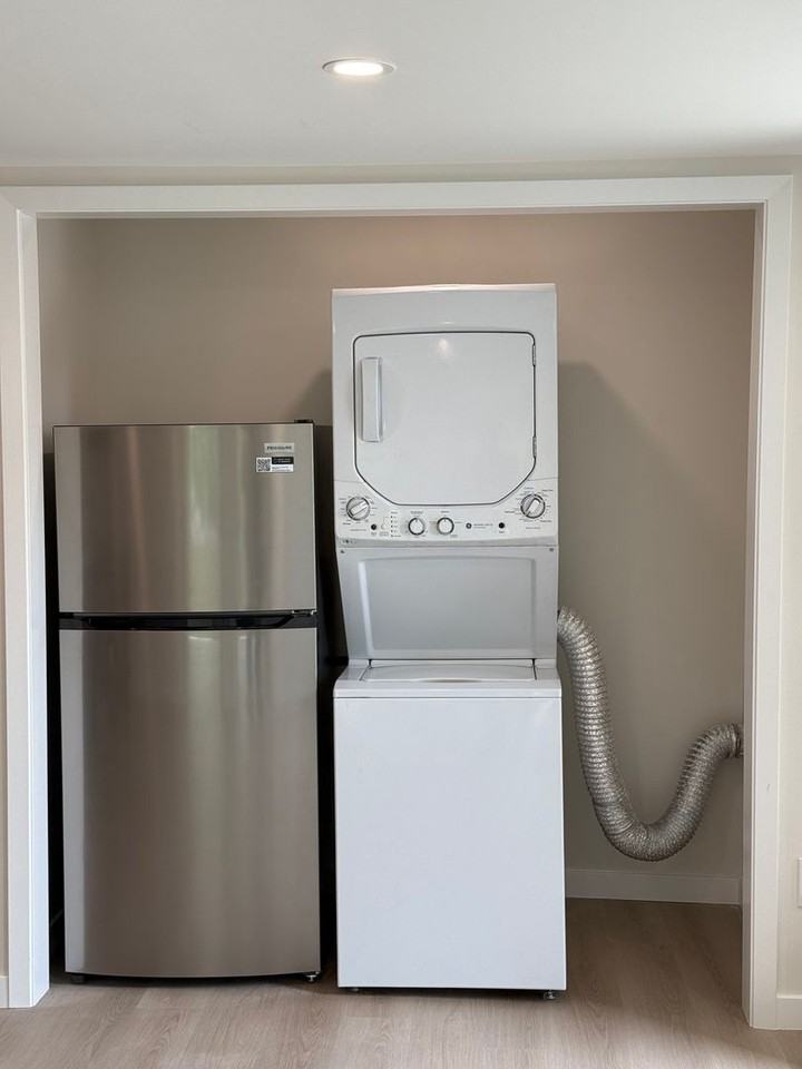 1063 Gilman Dr - Photo 6 of 12