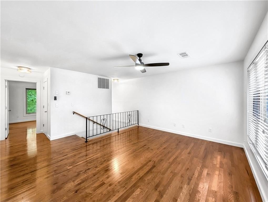 1 Mellor Ct - Photo 4 of 31