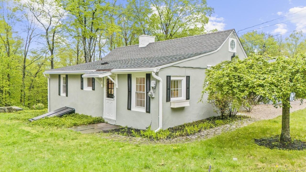 13 South St - Photo 3 of 33