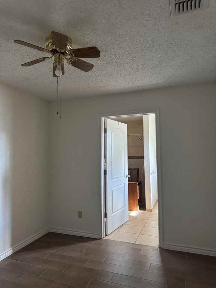 1010 Yota Dr - Photo 4 of 12