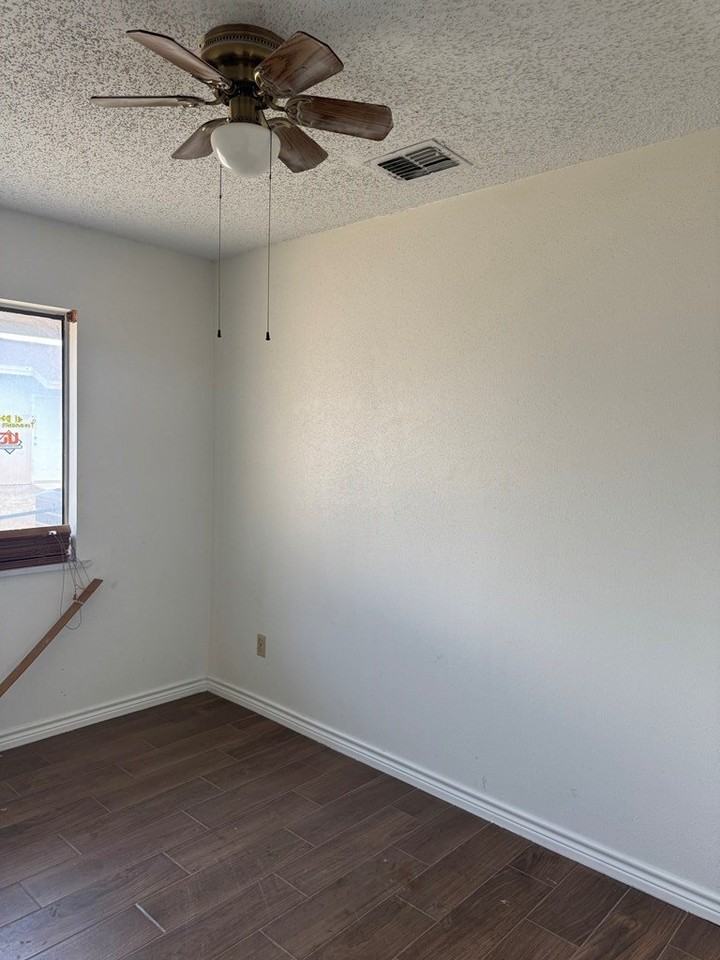 1010 Yota Dr - Photo 5 of 12