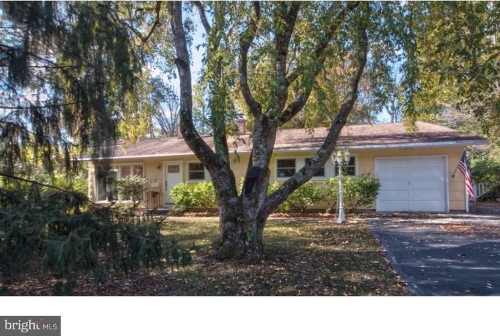 384 Walnut Ln - Photo 2 of 14