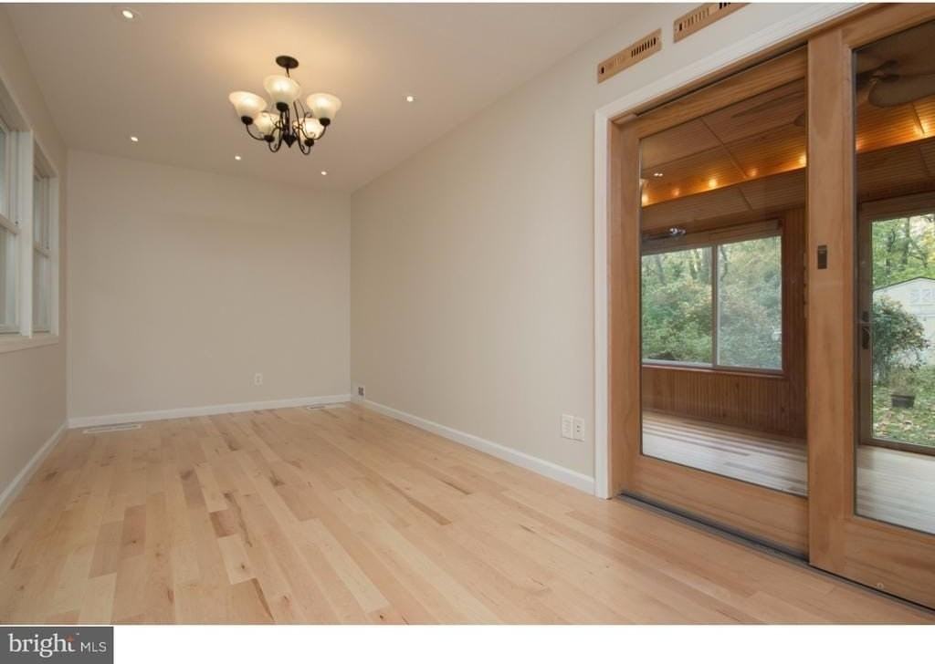 384 Walnut Ln - Photo 6 of 14