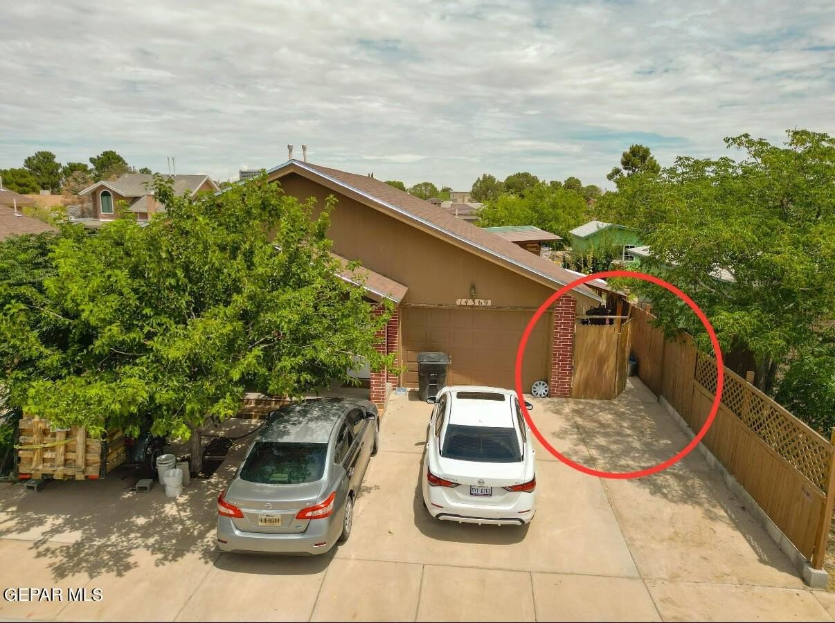 14369 Katherine Dr - Photo 2 of 6