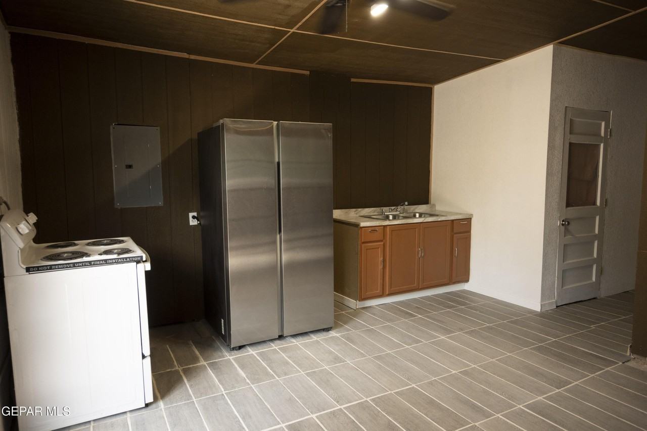 14369 Katherine Dr - Photo 3 of 6