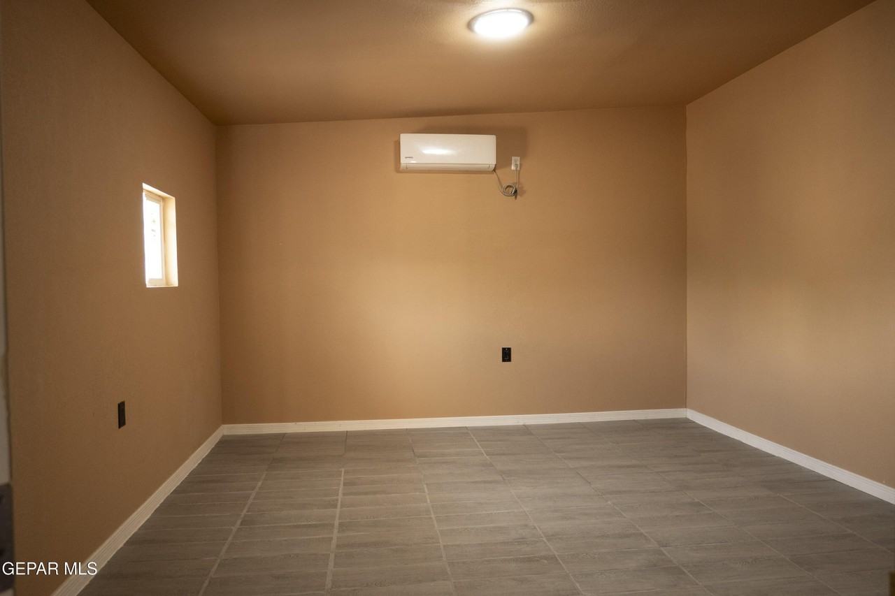 14369 Katherine Dr - Photo 4 of 6