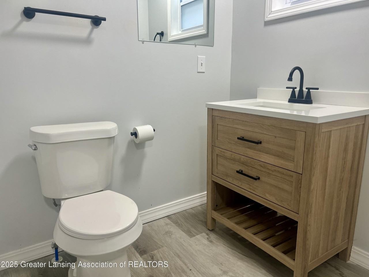 915 West Lapeer Street - Photo 6 of 15