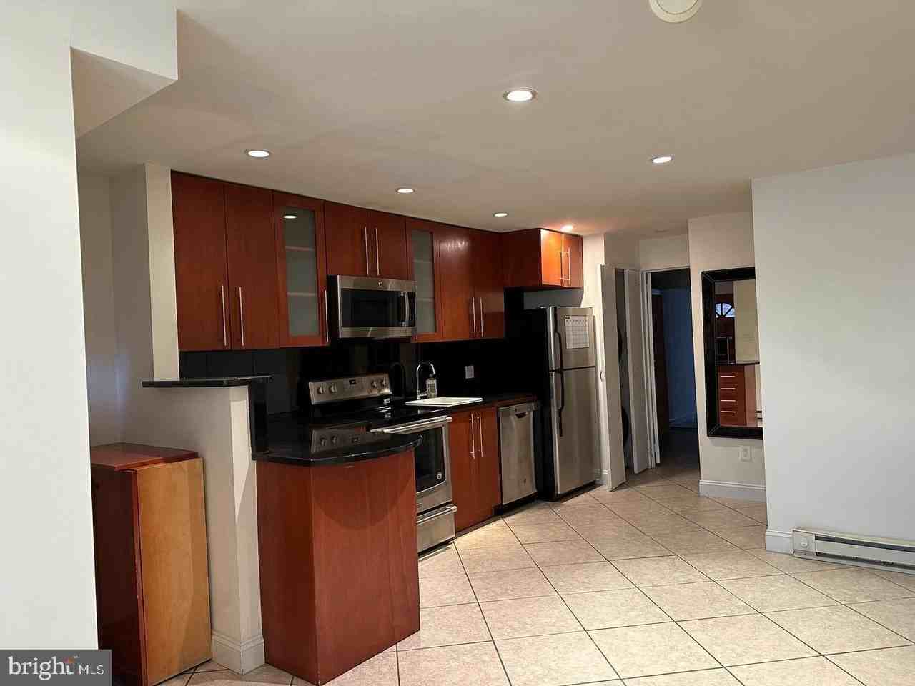 830 D St Se - Photo 7 of 23