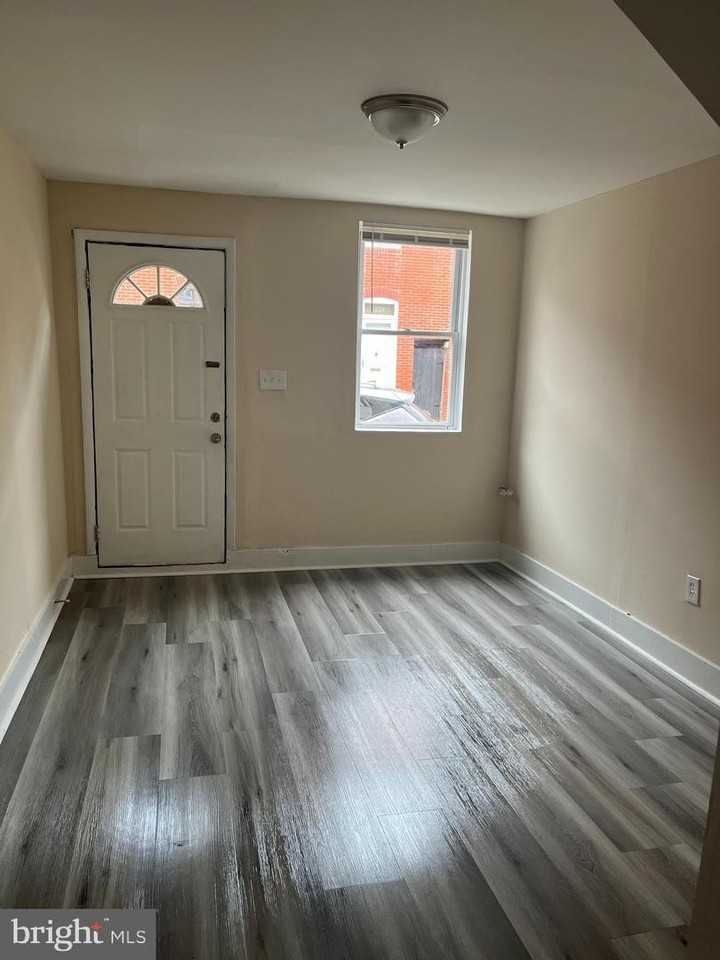 226 S Regester St - Photo 5 of 17