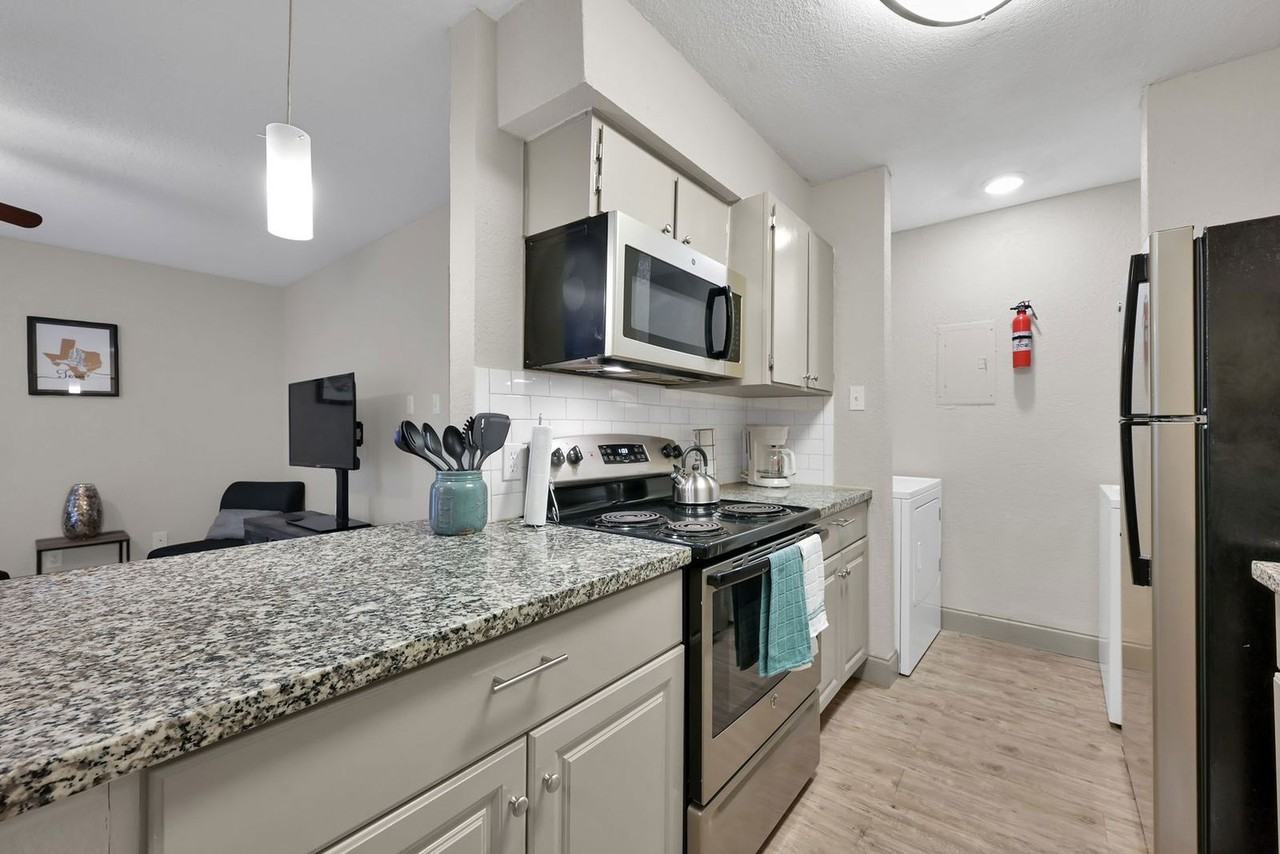 510 Billie Bess Ln #214 - Photo 4 of 6