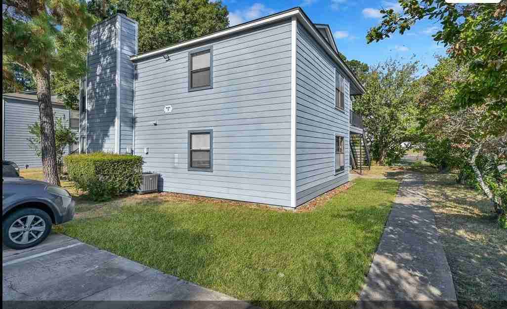 900 Holly Dr #16 - Photo 3 of 3