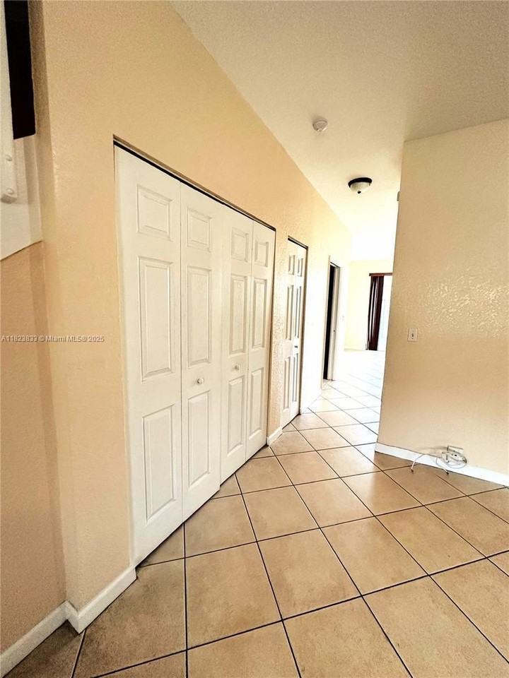 12010 Sw 268th St #37 - Photo 6 of 19