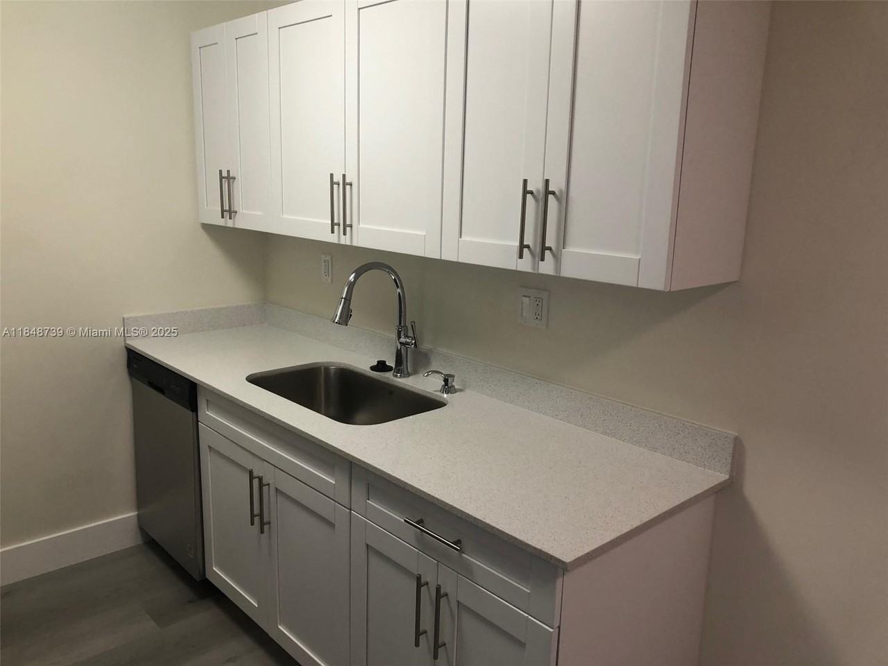 10748 N Kendall Dr #N20 - Photo 4 of 20