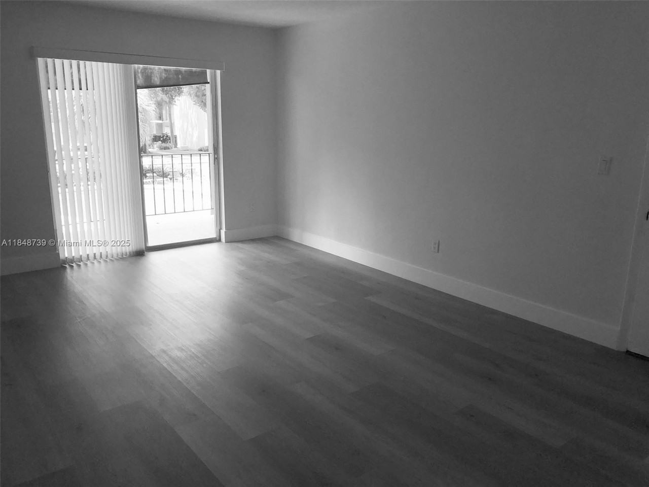 10748 N Kendall Dr #N20 - Photo 5 of 20