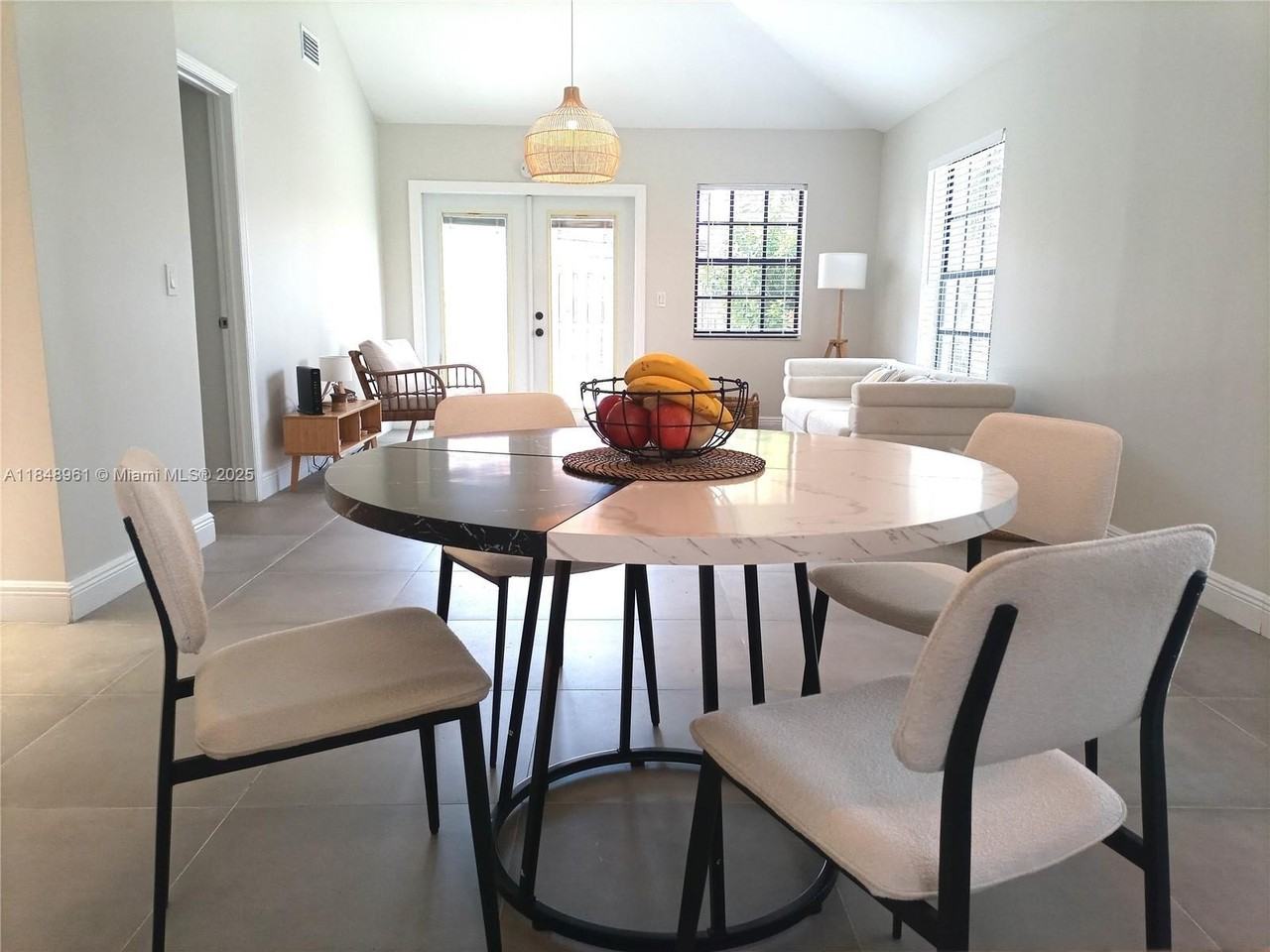 13473 Fountain View Blvd #1 - Photo 5 of 17