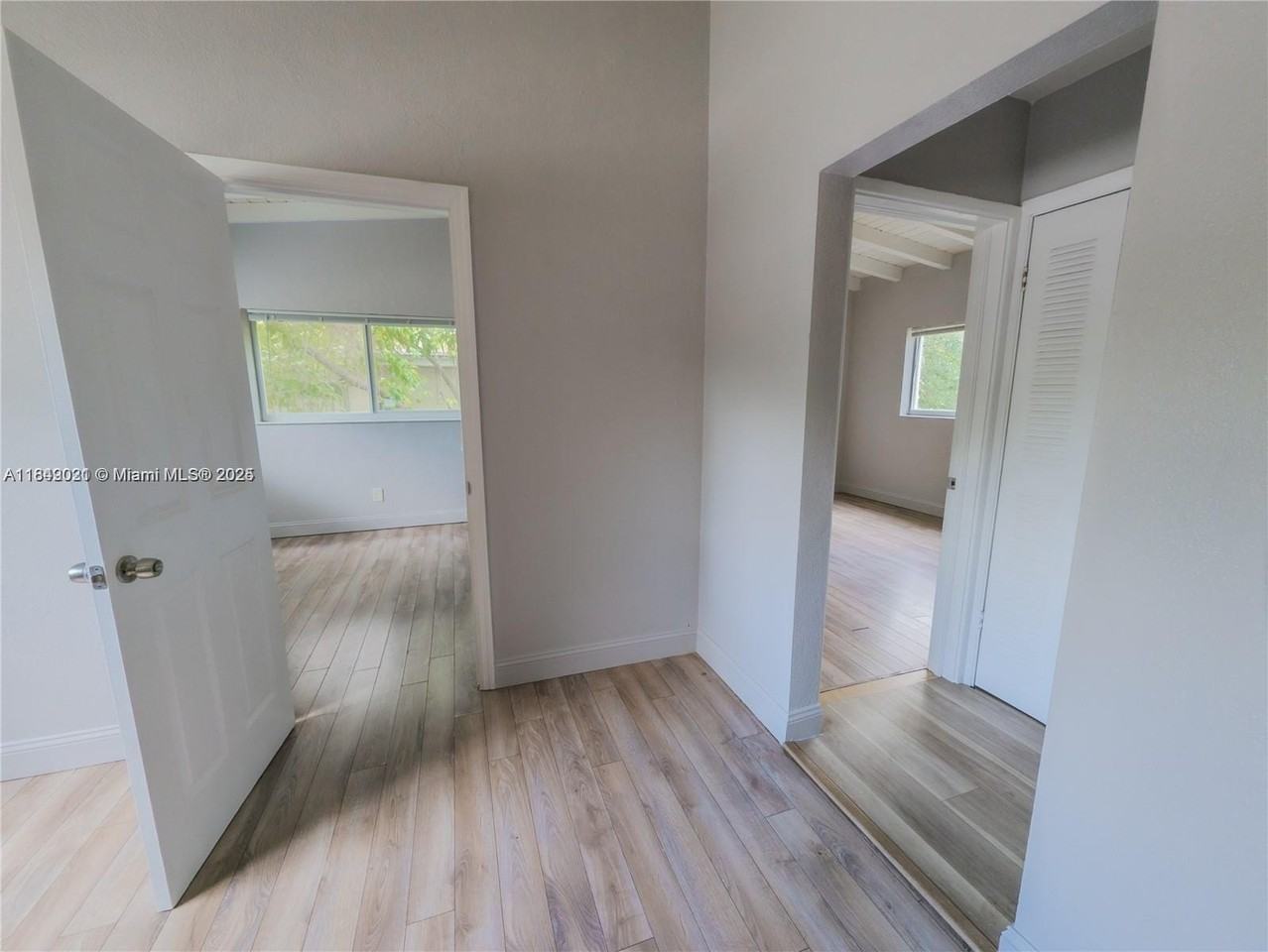 535 Ne 133rd St #535 - Photo 4 of 11