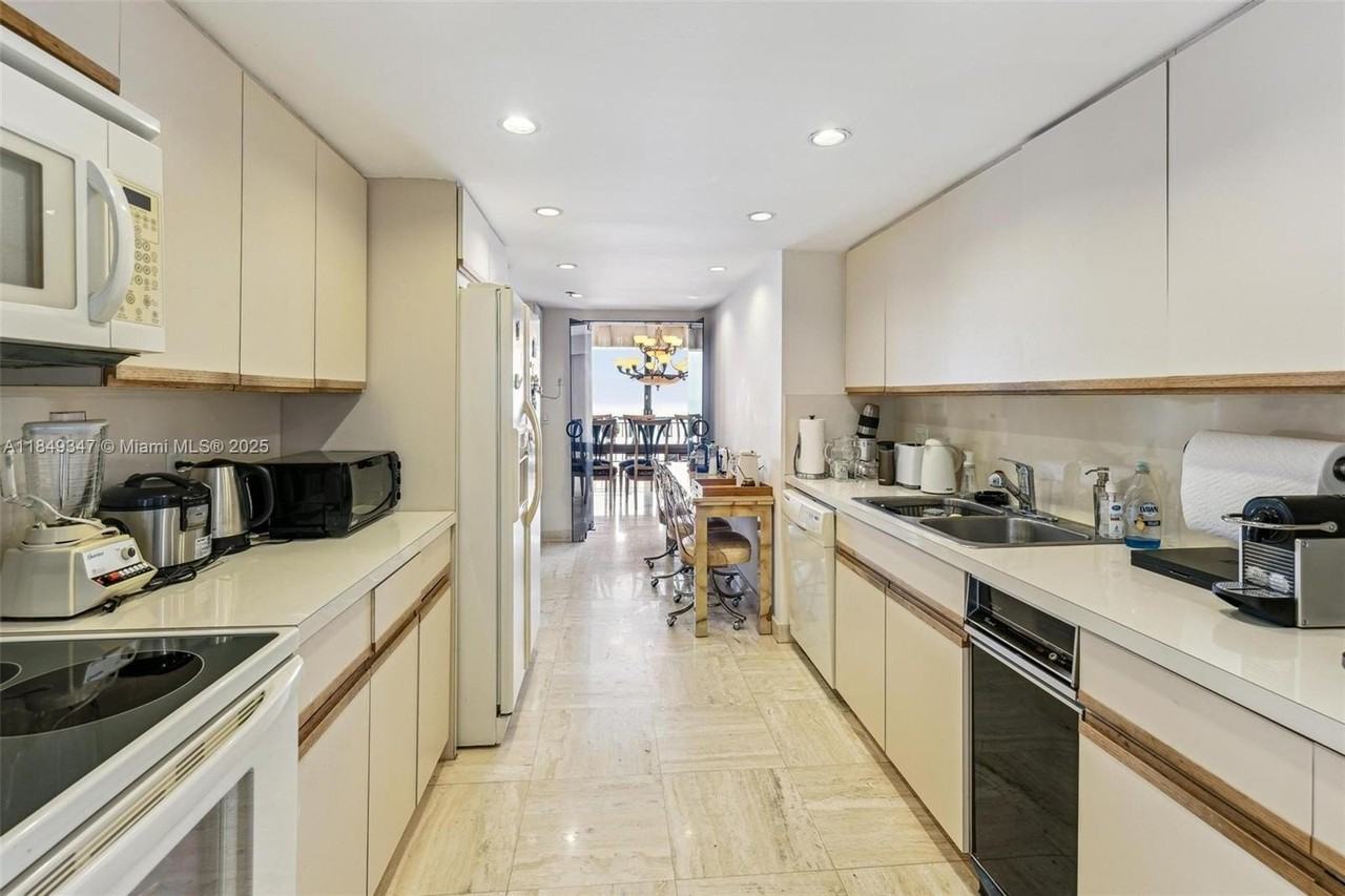 10175 Collins Ave #1202 - Photo 7 of 34