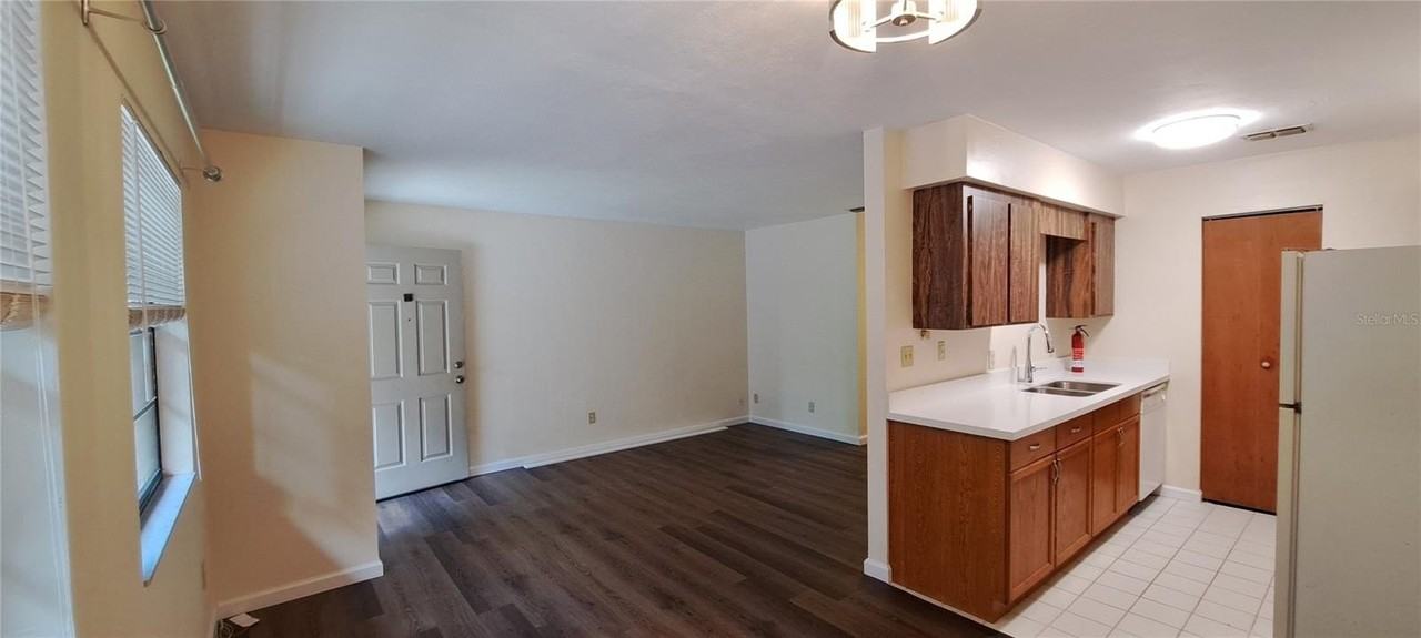 1715 Sw 69th Way #A - Photo 5 of 18