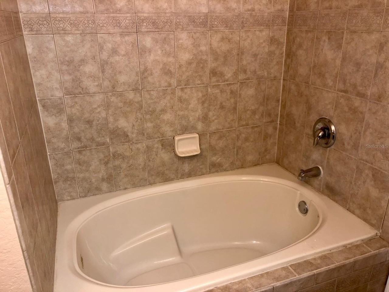 20626 Maxim Parkway - Photo 5 of 50