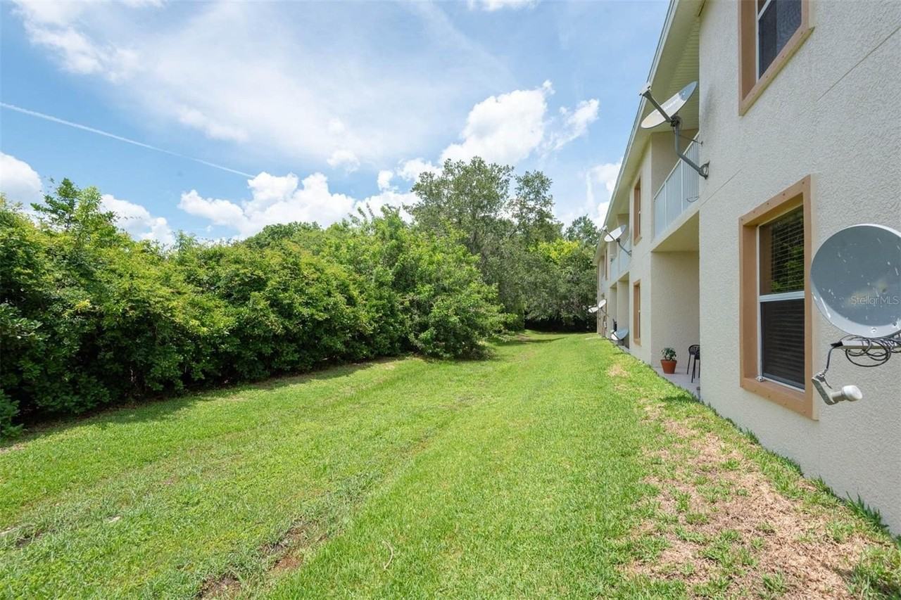 946 15th St #202 - Photo 7 of 40