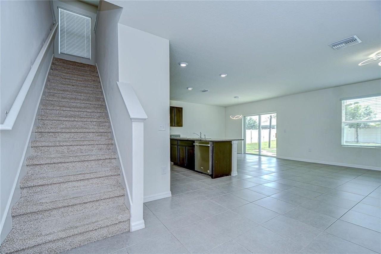 1382 Crescent Hoop Way - Photo 5 of 27