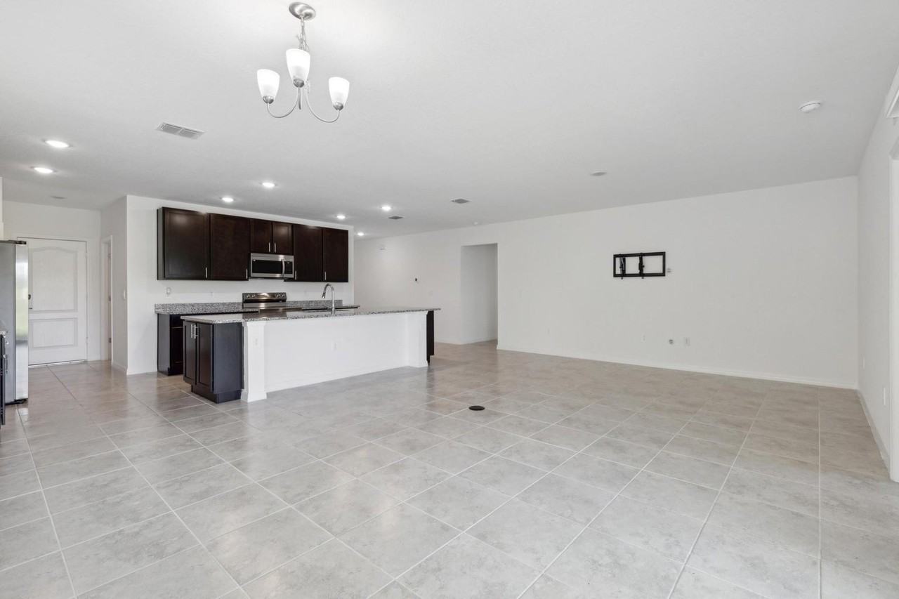 10621 Sw Vasari Way - Photo 7 of 8