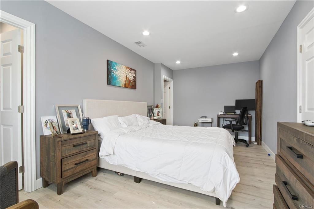 11612 Virginia Ave - Photo 2 of 8