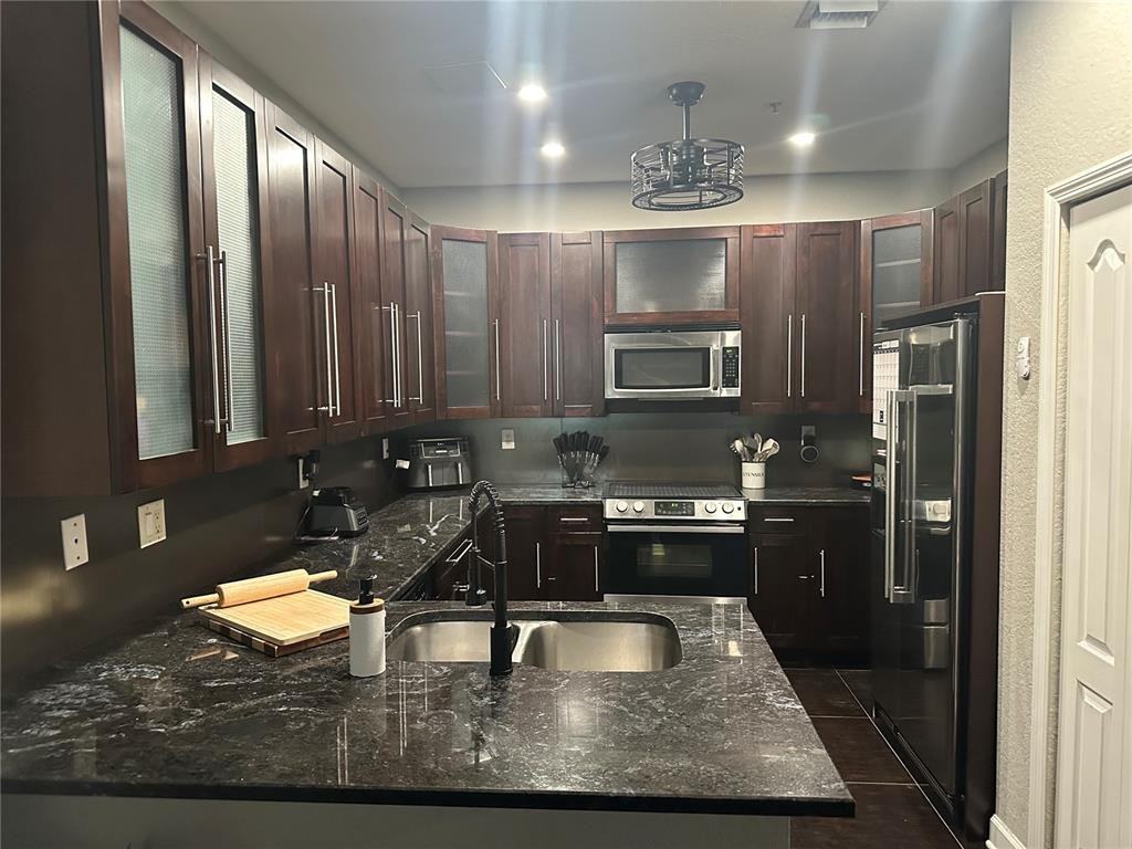 4331 Sw 160th Ave - Photo 2 of 5