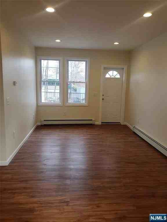 118 Fort Lee Rd - Photo 2 of 6