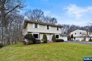 featured image of 31 Evergreen Pl