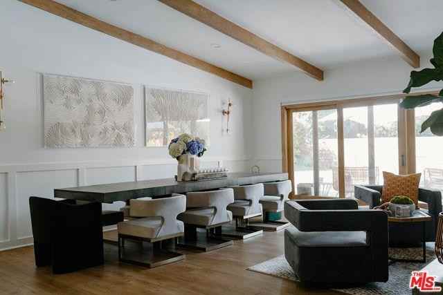 24221 Aetna St - Photo 2 of 8