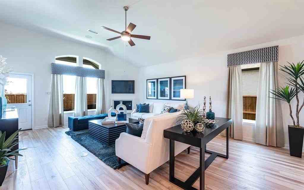 17204 Clover Drive - Photo 2 of 37