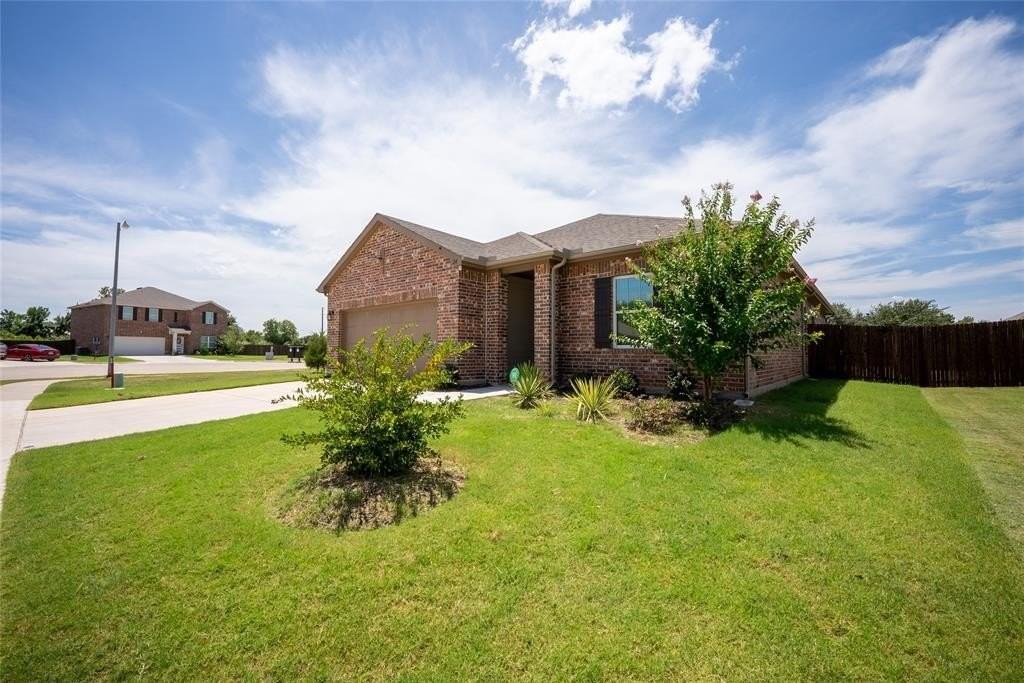 24 Elderbrook Ln - Photo 2 of 29