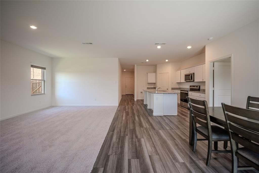 24 Elderbrook Ln - Photo 6 of 29