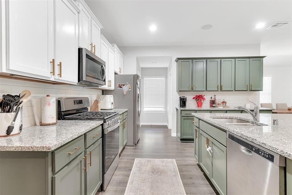 707 Range Dr - Photo 3 of 29