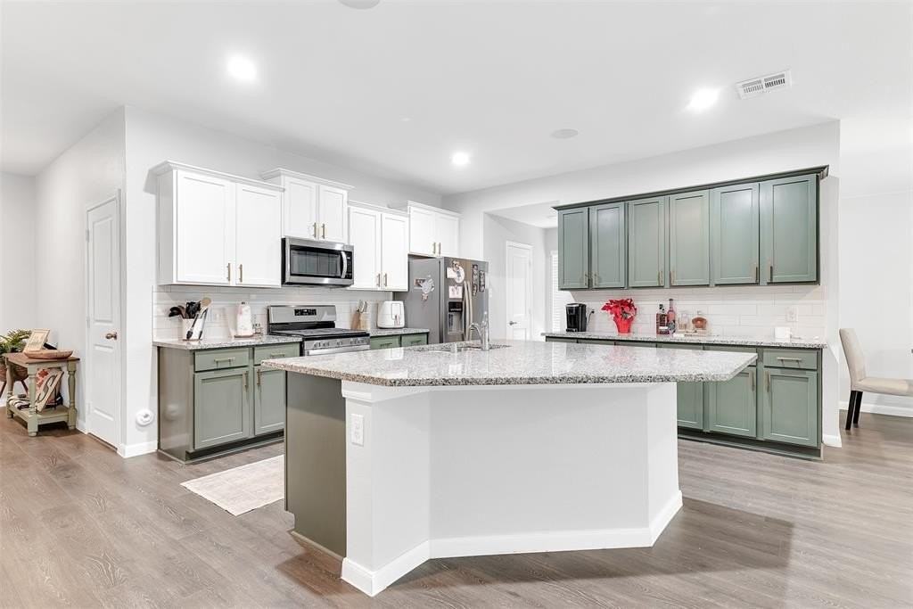 707 Range Dr - Photo 4 of 29