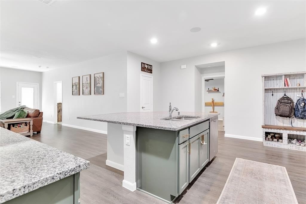 707 Range Dr - Photo 6 of 29